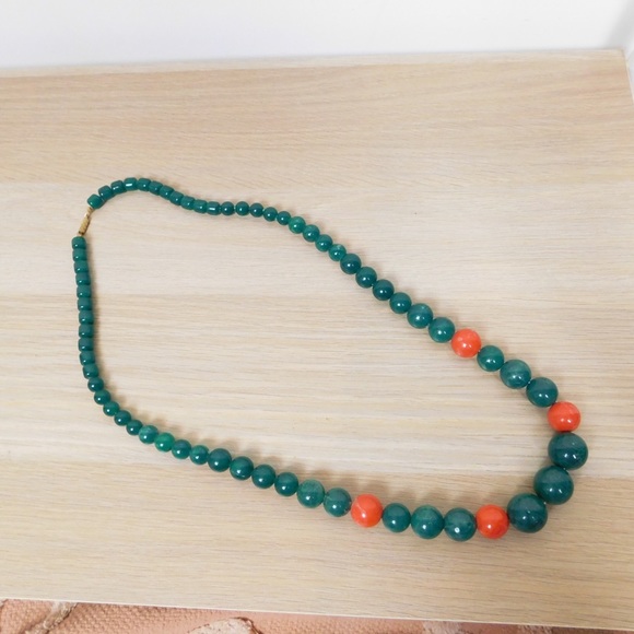 Vintage Green & Red Round Bead Necklace - Picture 3 of 4